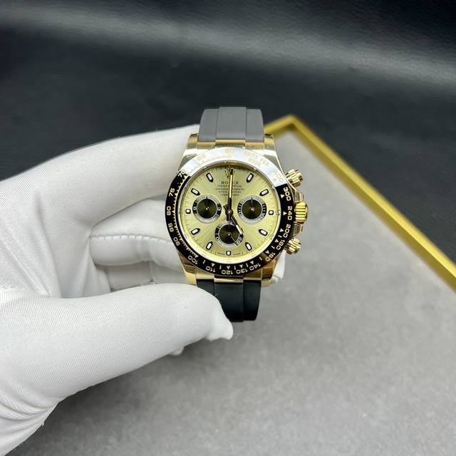 劳力士迪通拿Bt厂热门胶带款 12色 隆重上市，吹响迪通拿集结号。 圈内资深表友已验证满配清单: 1.超级4130机芯 2.Deep高透蓝宝石镜面 3.全套改良