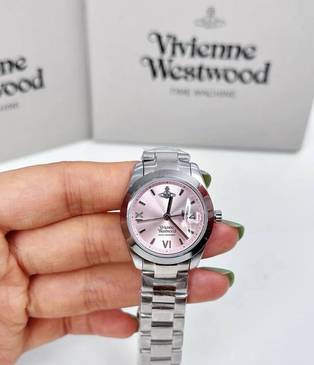 超吸睛的西太后少女粉小表盘手表 不是那种很土的粉色 是少女的腮红粉 清新脱俗 带点紫调的粉色 满满少女心 主打赏心悦目 谁戴谁好看系列宝藏手表 表盘大小28Mm