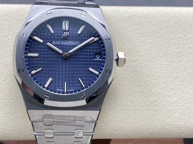 爱彼皇家橡树 0最新顶级版本 震撼上线：采用4302一体机芯 非市场9015加夹板的 新版本独家研究一体机芯跟官网一致 成就钢表巅峰 实力演绎 卫冕“钢”王！