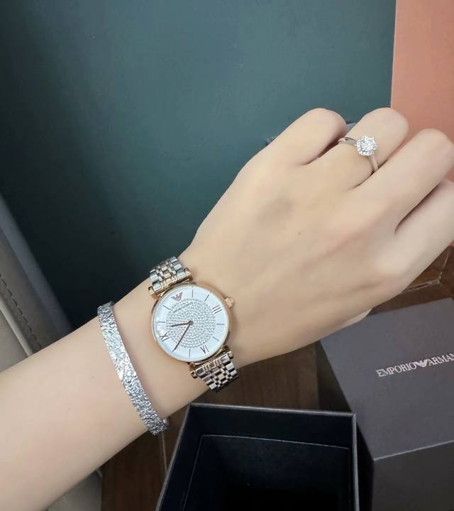 Emporio Armani阿玛尼 满天星镶钻 腕表 石英机芯 不锈钢表带 白色表盘 女表 潮流休闲时尚