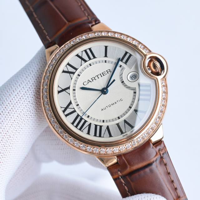 卡家18K金表 卡地亚 Cartier Rw1 蓝气球系列 男款42Mm机械到货，鳄鱼皮表带 18K包金 机械表相比石英表虽然高端，但好多人并不是很了解机械表，