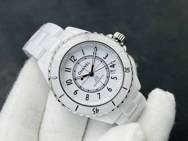 Bv Factory 匠心之作 全新香.奈儿J12腕表“换芯”献礼20周年！市场顶级狠货！ 最新版本细节 1表壳简化为38毫米！男女通杀 单一尺寸！ 2边缘凹槽