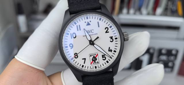 新表』Iwc 推出 Lot’S Watch Automatic 41 Black Aces 黑桃A特别版腕表，搭载原装西铁城机芯，双卜蓝宝拱玻璃双层防水圈设计旋
