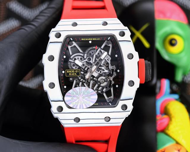 理查徳 米勒 Richard Mille Rm035-01 Rm035-02全碳纤维系列 此复刻版表壳和底盖釆用高密度进口Ntpt＠碳纤维材料 碳纤维表壳表底和