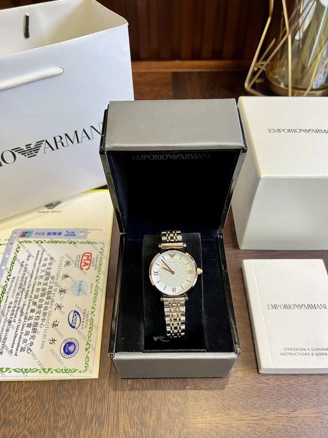 B H 图片同款包装包装25 Armani满天星原单到货 Armani表壳：316L精钢表镜：强化矿物质玻璃表带：316L精钢表扣：双按扣 尺寸：33Mm缠绕于