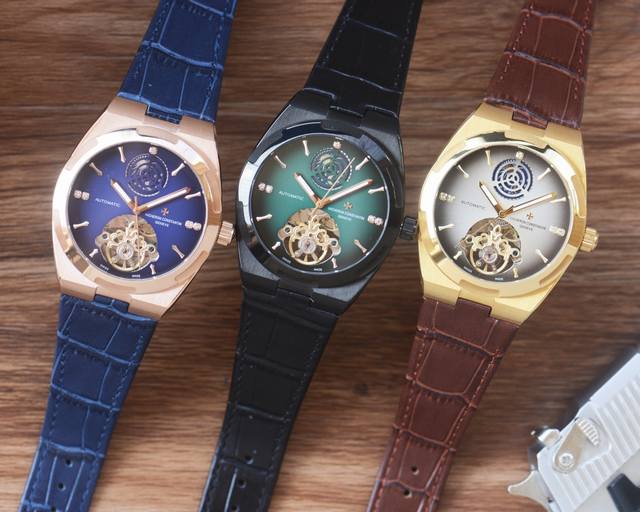 同价 男人挚爱 飞轮腕表 最新 ：江诗丹顿最佳设计独家首发 类型 ：精品男士腕表 表带 ：真牛皮表带 机芯 ：全自动机械机芯 镜面 ：矿物质强化玻璃 更高清 品