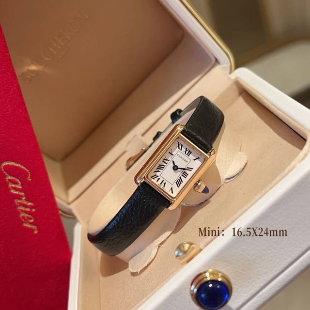 白 金 搭配：红色旅行包装新款卡地亚坦克迷你小号24*16 Cartier-Tank爆款推出，卡地亚坦克Wgta0212尺寸为24毫米×16Mm，厚度仅为6.3