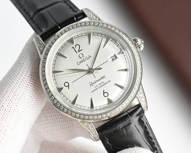 白 -金 欧米茄-Omega火热新款式，欧米茄新款3D锅盖，！超薄男士自动机械腕表，采用进口原装9015机芯，每小时振频28800次，零返修质量，直径40Mm原