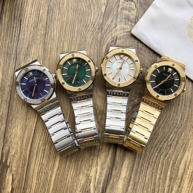 Versace 范思哲Vevi系列女表，采用独特的日晖纹表盘面和螺丝钉设计，12时位美杜莎头像醒目张扬掀起现代风范，进口蓝宝石玻璃，外径38Mm，50米生活防水