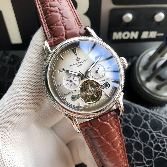 统一价：皮 钢 品牌：百达翡丽----贵高端男表 ！奢华大气类型，精品顶级男士腕表，顶级镂空机械机芯 稳定 顶级316精钢 耐用 矿物质超强镜面玻璃 高清，耐磨