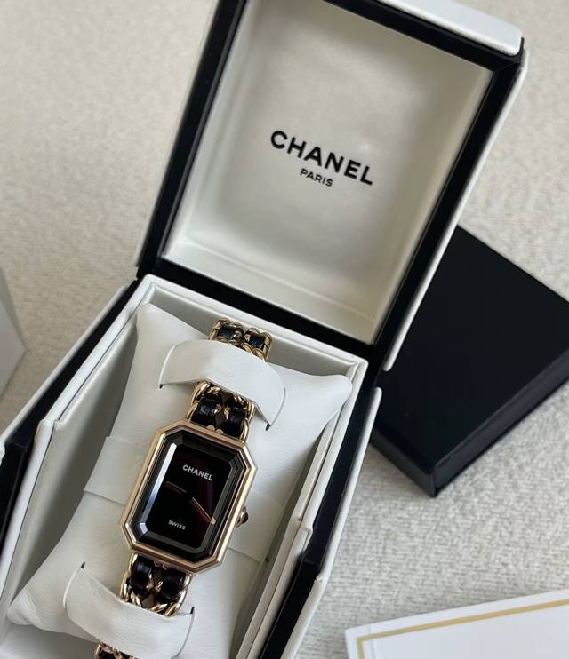 Chanel香奈儿 Chanel Premiere 腕表 石英机芯 精钢皮革表带 26Mm 黑色表盘 女表 时尚潮流