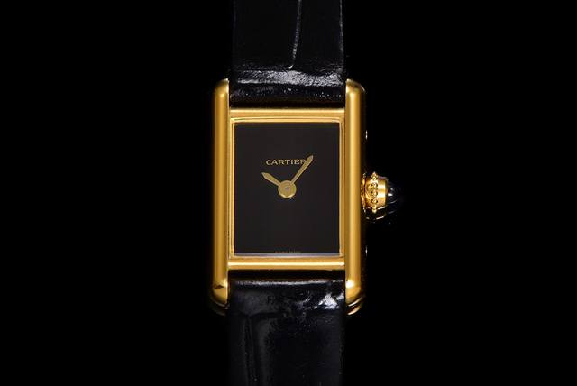 F1 Factory 重磅推出卡家最新断货王Tank Louis Cartier Mini 迷尔款腕表。 原装起模，全网唯一1：1对版。尺寸24*16.5*6.
