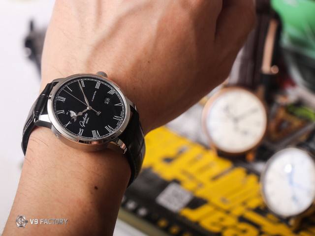 V9格拉苏蒂原创议员1-36-04款原装开模副本，突破了市场版本日历无法双跳的Bug，3D打印开模立体月相盘 非平面 ，同步原装尺寸40Mm*12Mm，配件均可