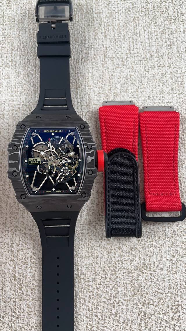 Bbr新品 理查德Rm35-01 Tpt真白碳壳套纹路完美 整表仅66克 最新研发Rmul3真一体机 两点位镂空 六点位半隐藏擒纵轮 五点真摆轮葫芦型避震 12