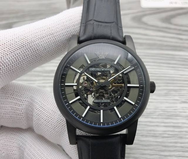 Armani 阿玛尼60008黑骑士 霸气 霸气 霸气 重要说三遍 这款黑骑士黑表真的百搭。怎么搭配都是帅爆了。太霸气了。颜值超高这款镂空机械表越看越耐看。安利
