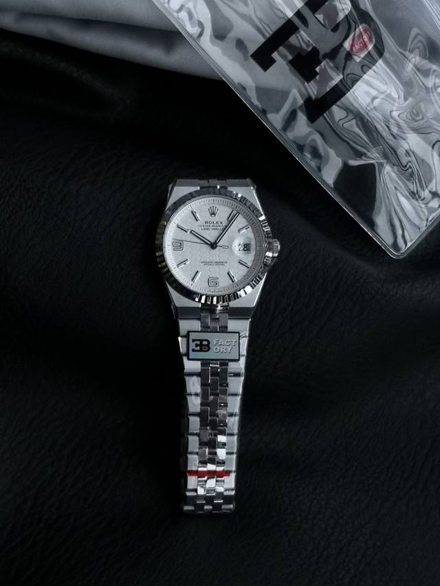 B Factory 最大限度还原真实的佩戴质感 告别粗劣仿品的轻飘飘 Land-Eller陆使型 尺寸：40Mm9.7Mm 表壳：对版9.4Mm表耳间距及三角坑