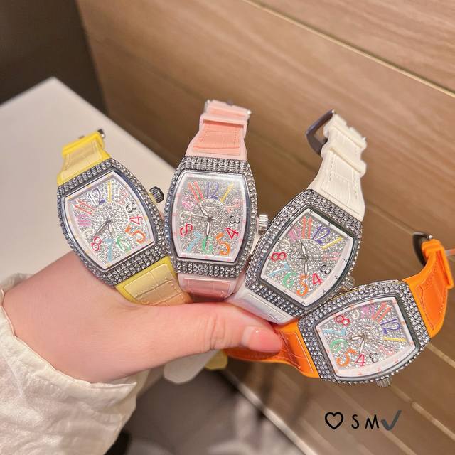 Fm 法兰克穆顶级力作 Fm系列女款 高级珠宝 钻石镶嵌，满钻数字克罗星，酒桶形进口石英机芯 ，矿物质玻璃镜面，真空电镀，三明治表壳设计 ，精致表带 爱了爱了，