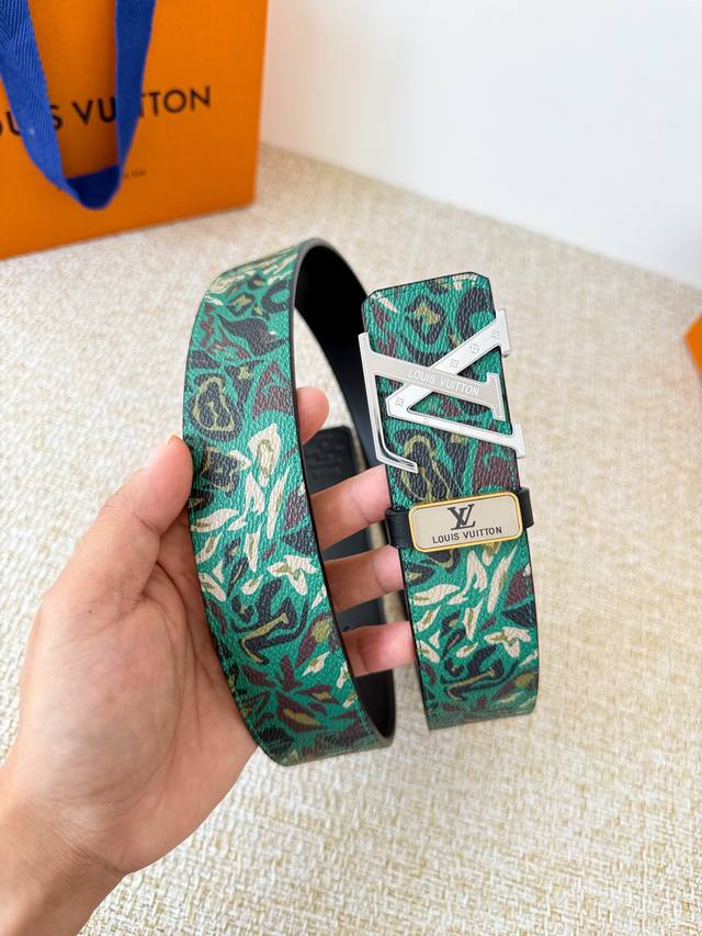 Product Name: Lv..Louis..Vuitton belt original Model: Buckle, classic pure stee