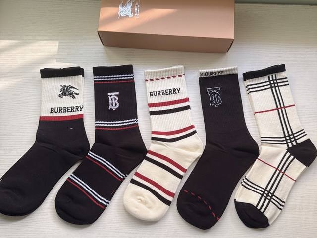 Special Burberry Burberry big B's new women's stockings, a box of five pairs of