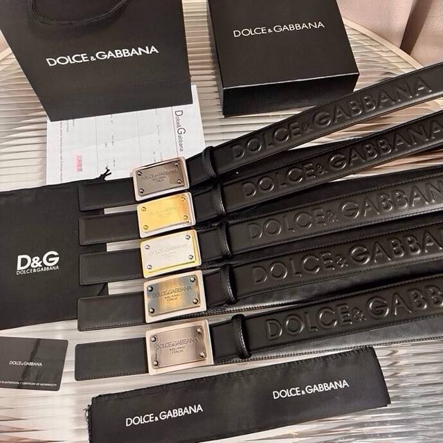 Dolce&Gabbana's new embossed calfskin belt, full of capable attitude and ingenui