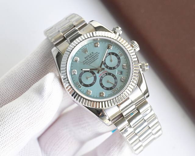 白 -金 经典日志系列-多功能腕表 防表届最高版本劳力士 复杂系列六针男表 爆款 多功能腕表。 1搭载原装进口9100星期月份月相动能功能机芯机械表！ 2表盘上