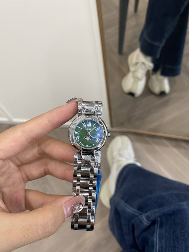 浪琴心月月相系列， 最新款出货 以色彩点亮夏日。