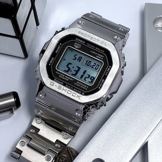 卡西欧G-Shock Gmw-B5000系列、35周年限量电子运动表！时尚百搭的电子表！金属表盘矿物玻璃，厚度13Mm 表壳横径43.2Mm
