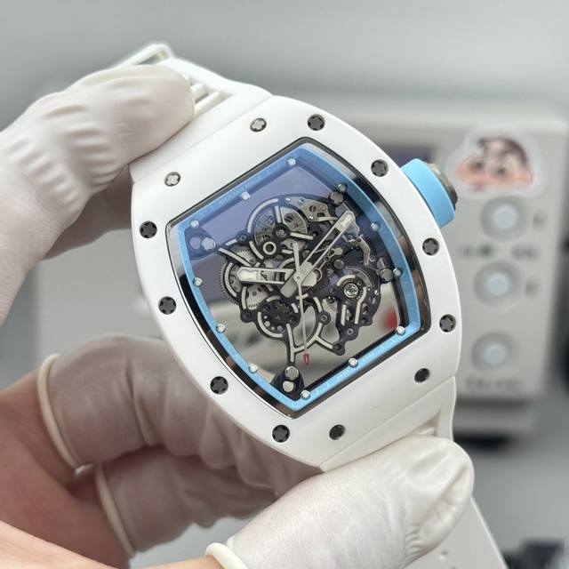 出库实拍New Factory。Rm055最新升级V5 升级一体机芯版本原装一体双发条盒一体机芯，品质更加稳定，机芯宝石非水钻也不是用胶水粘的经得住测试笔 “心