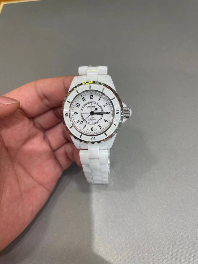 香奈儿 白陶瓷 女款33Mm 机械版本