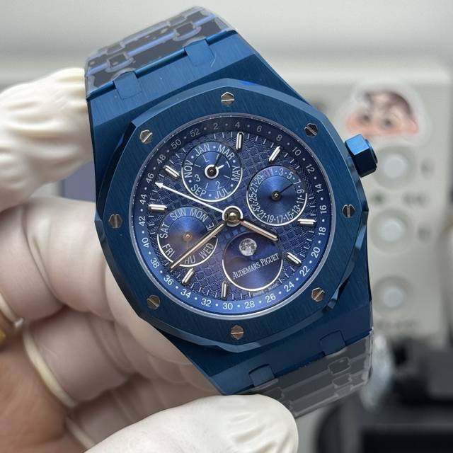 Bbs皇家橡树多功能万年历 蓝钢41M 厚度11.4 搭载Cal5134机芯.