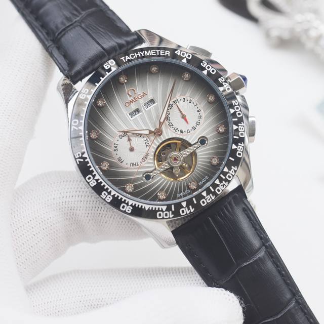 尊享价： 品牌：欧米茄-Omega 类型：男士腕表 壳套：顶级版316精钢L 表带：进口小牛皮表带 机芯：全自动机械机芯 镜面：矿物质防刮镜面玻璃 尺寸：直径4