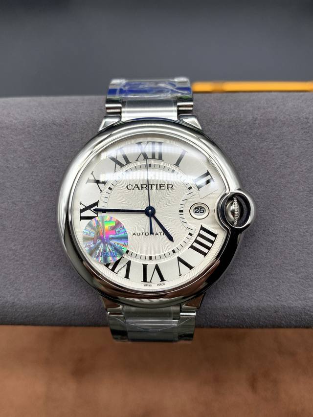 卡地亚蓝气球42Mm白面，全自动机械表，瑞士机芯。 Cartier Automatic Mechanical Watch