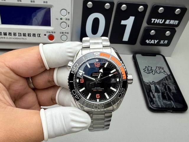 Vs精品 欧米茄 海洋宇宙时计海马600米系列自动机械男表，搭载性能稳定的8900机芯！蓝宝石玻璃，316L精钢，超强夜光，完美品质！ 钢带、胶带通用 四分之一