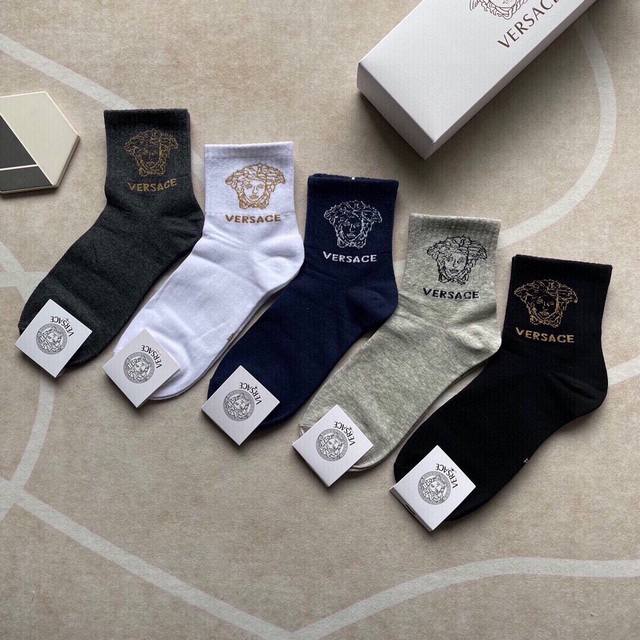 New Versace men's short socks, five pairs per box. Made of pure cotton, super so