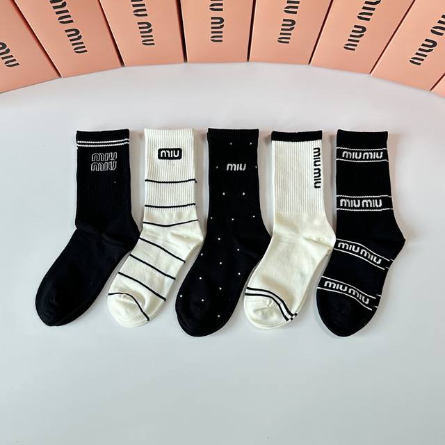 Special Packaging Miumiu New Mid-Length Slouch Socks! Five pairs per box, same s