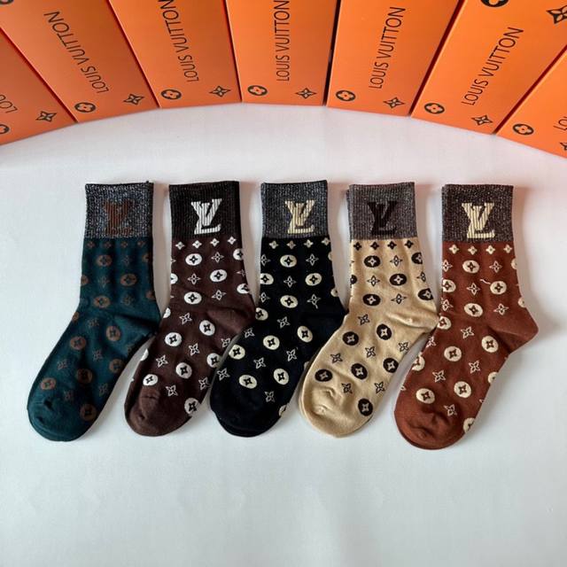 Specially packaged Louis Vuitton new gold-threaded mid-length slouch socks! Five