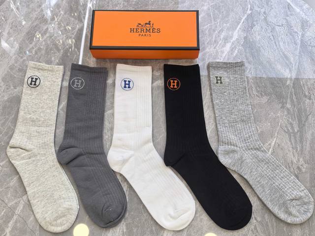 Specially packaged Hermes new mid-length slouch socks! Five pairs per box, same