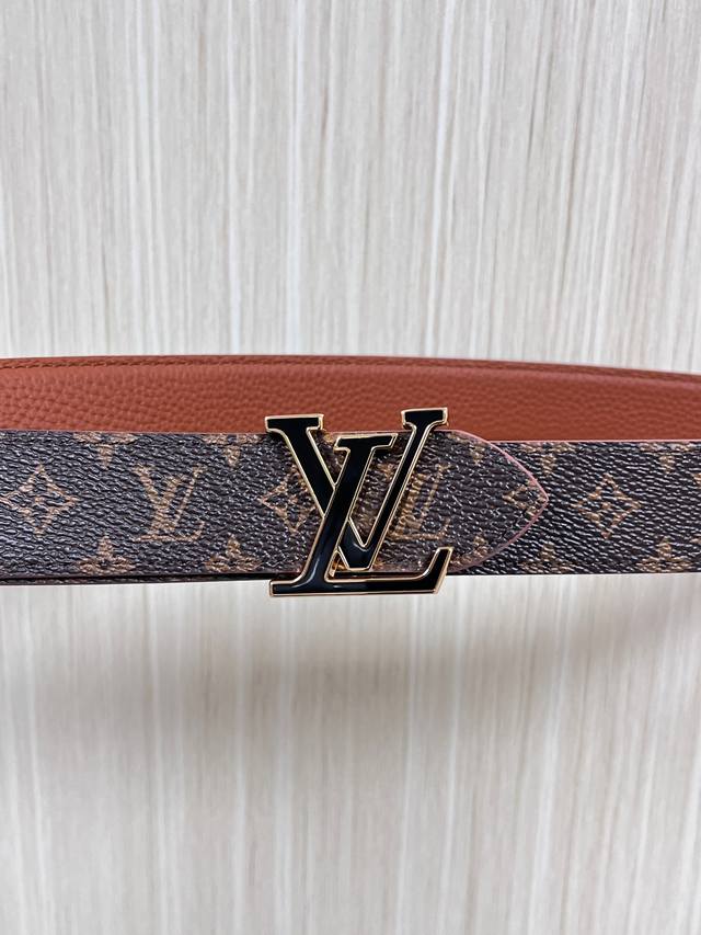 Flowergram Reversible Belt: This belt combines Monogram canvas and Monogram embo