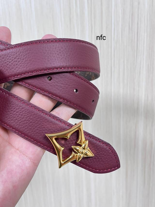 Flowergram Reversible Belt: This belt combines Monogram canvas and Monogram embo