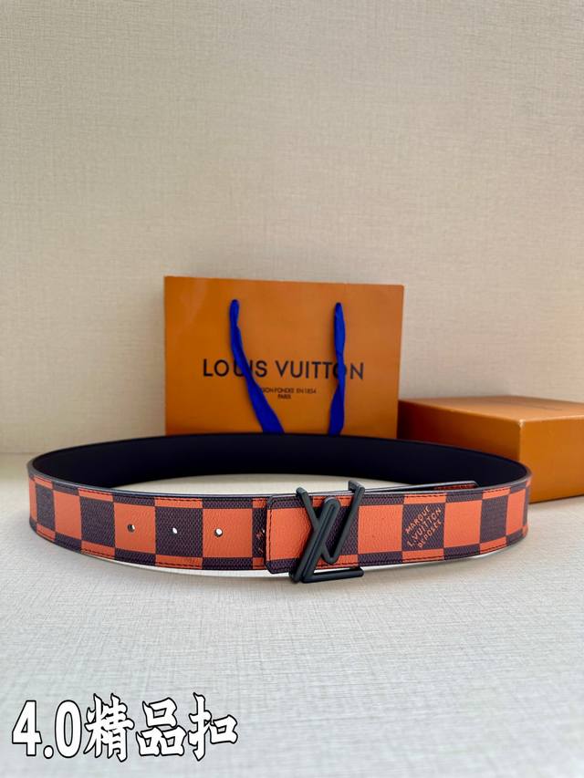 4.0 wide Louis Vuitton Initiales reversible belt made a striking appearance at t