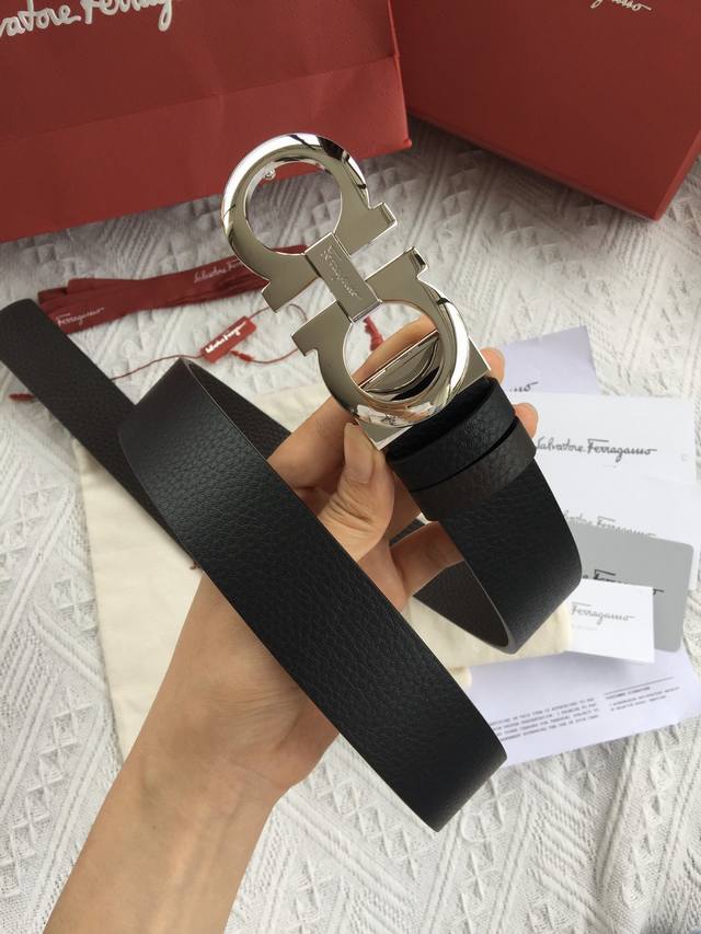 Ferragamo Men's Belt with Full Gift Box, 35mm. A classic design, balancing pract