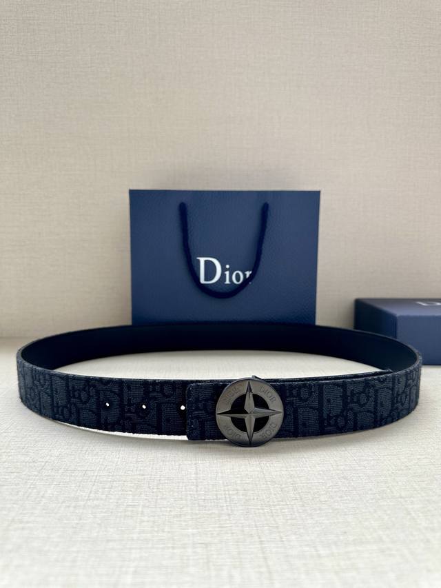 3.5cm Width. This stainless steel belt buckle is from the Dior And Stone Island