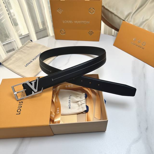 Original packaging L0Uis Vuitton New Season Original Belt, 35mm width, double-si