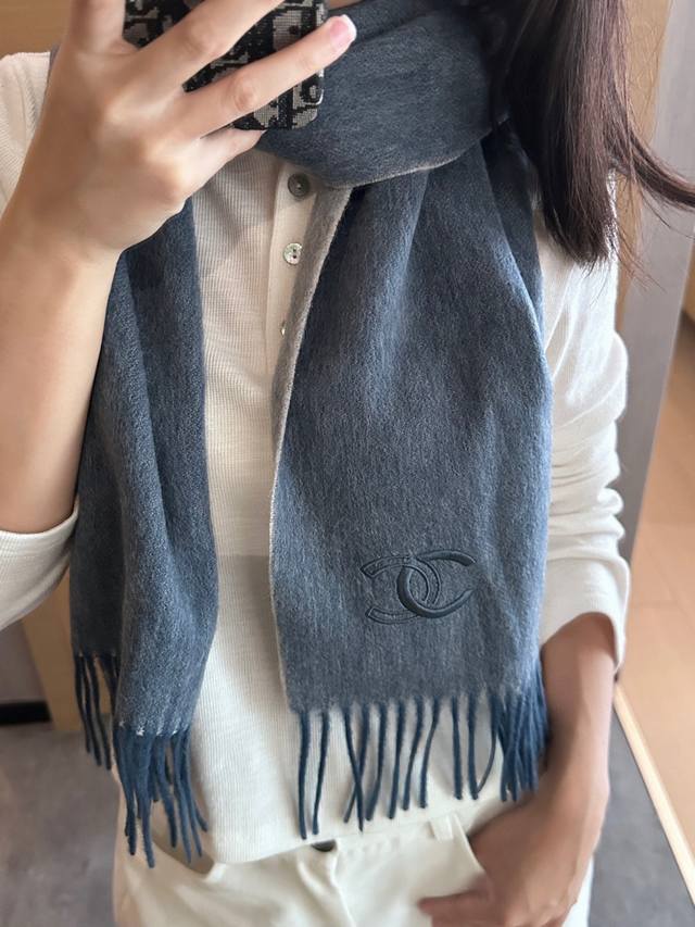 Chanel's rare gentle color scheme is absolutely captivating. I'm highly recommen