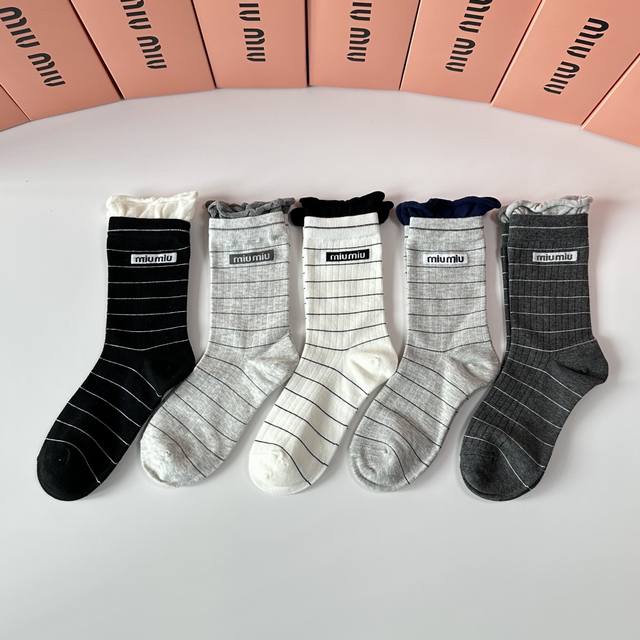 Special Packaging Miumiu New Mid-Length Slouch Socks! Five pairs per box, same s