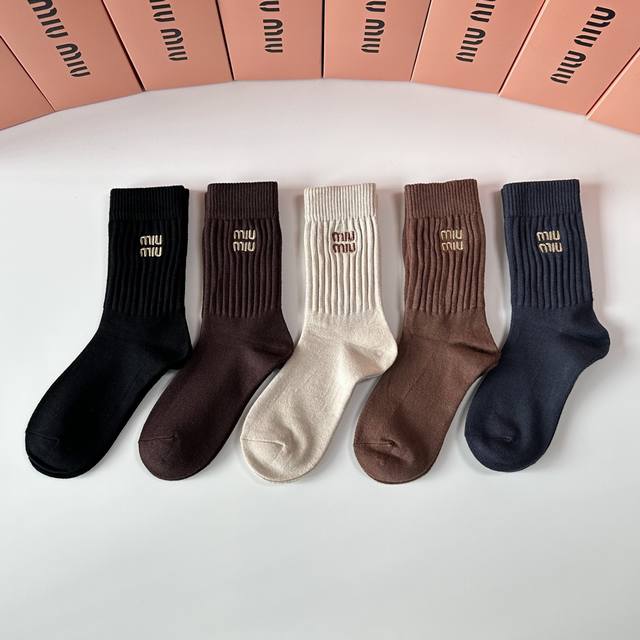 Special Packaging Miumiu New Cashmere Embroidered Mid-Length Slouch Socks! Five