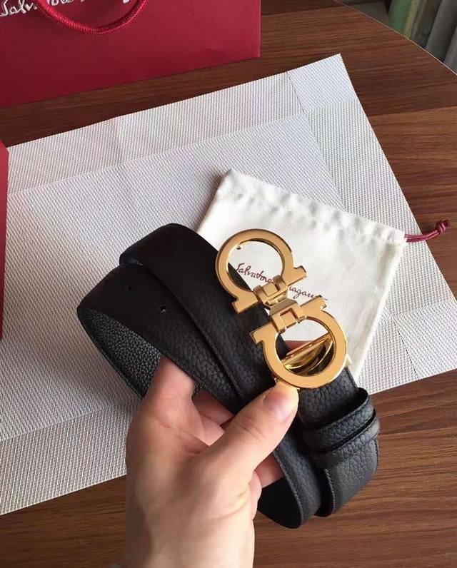 Comes with boutique packaging. Salvatore Ferragamo 3.5cm high-end custom men's l