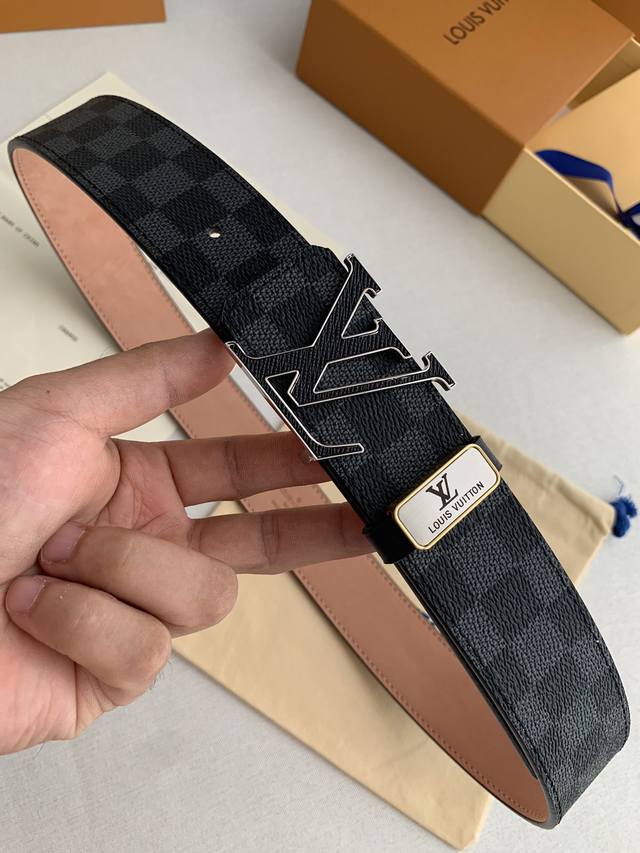 Product Name: Louis Vuitton Original Item Model: Classic cross-grain hook, pure