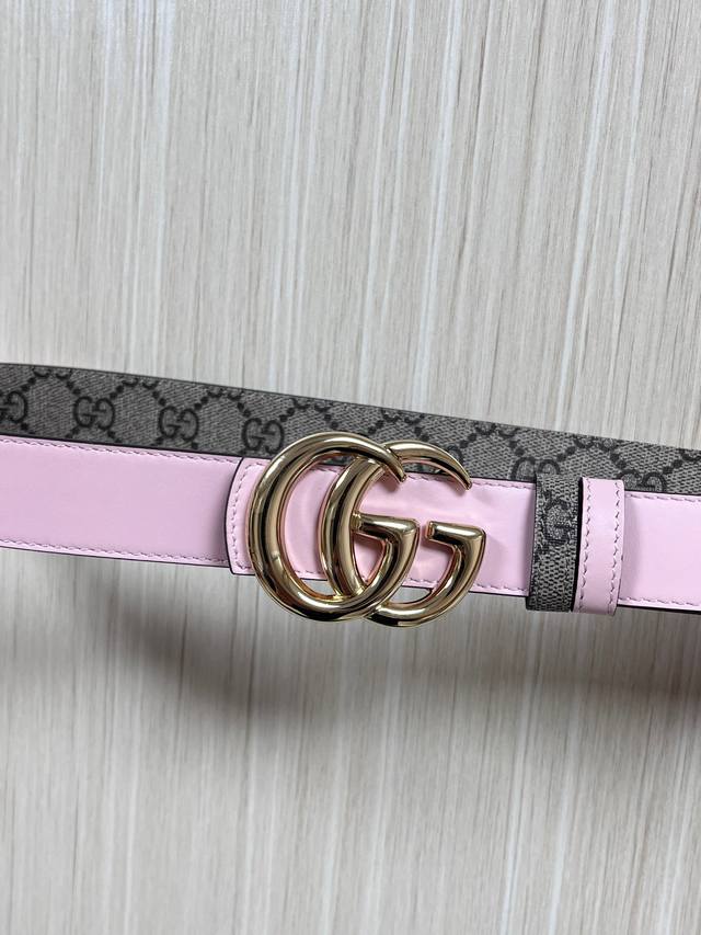 The Fall/Winter 2025 collection reinterprets the distinctive Gg Marmont series.