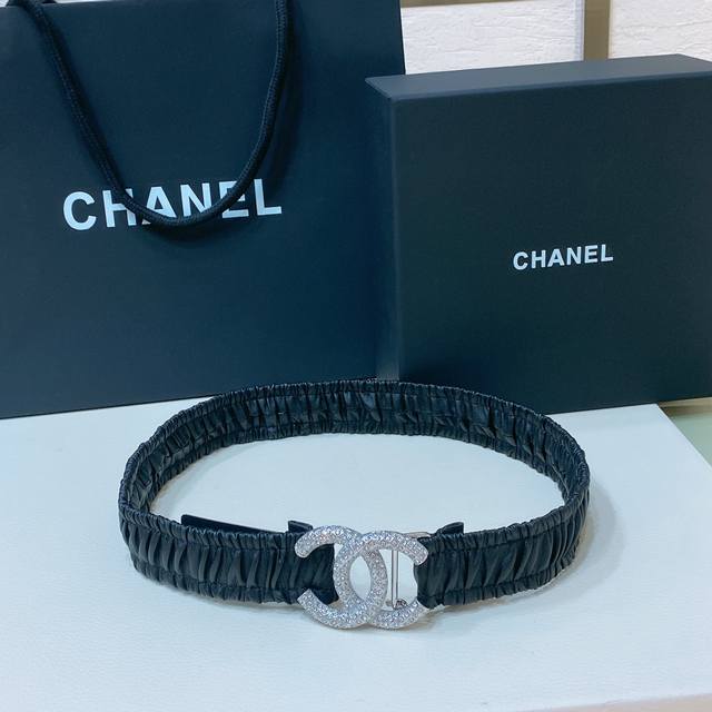 Chanel Cc rhinestone brass logo buckle, calfskin leather, silver and gold metal,
